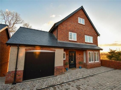 5 Bedroom Detached House For Sale In The Village