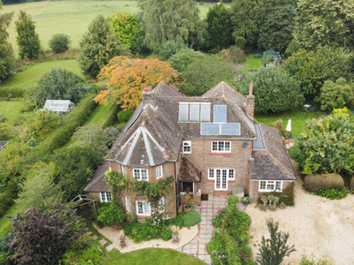 5 Bedroom Detached House For Sale In Winchester