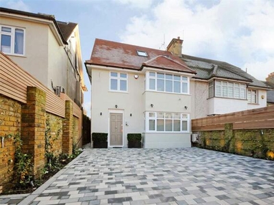5 Bedroom Semi-detached House For Rent In Golders Green, London