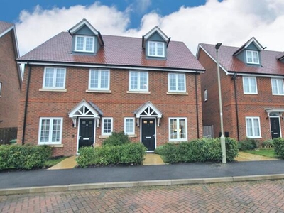 5 Bedroom Semi-detached House For Sale In Mongewell