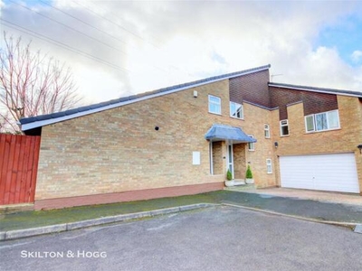 6 Bedroom Detached House For Sale In Daventry