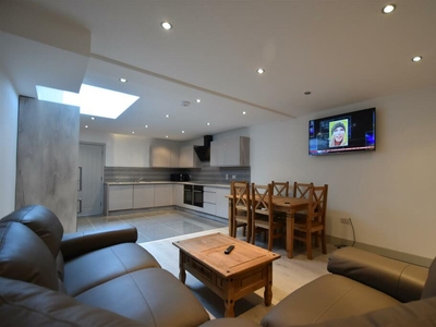 7 bedroom terraced house for rent in EN-SUITE £146.63 PPPW BILLS INCLUDED FOR GROUP OF 7 PEOPLE. Heeley Rd, Selly Oak B29 6EL, B29