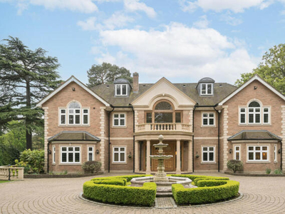 8 Bedroom Detached House For Sale In Wentworth Estate