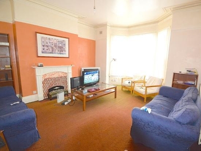 9 Bedroom Terraced House For Rent In Leeds, West Yorkshire