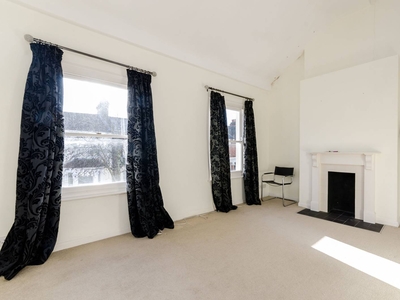 Flat in Prothero Road, Fulham Broadway, SW6