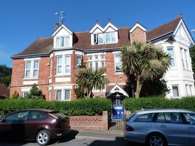 Studio flat for rent in Watkin Road, Boscombe, Bournemouth, BH5
