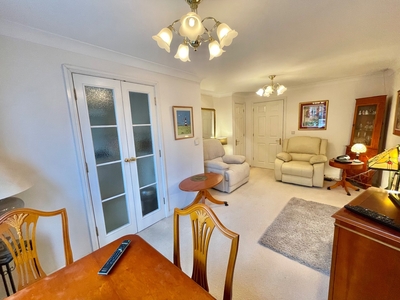 1 Bed Flat, Hermitage Court, PL4