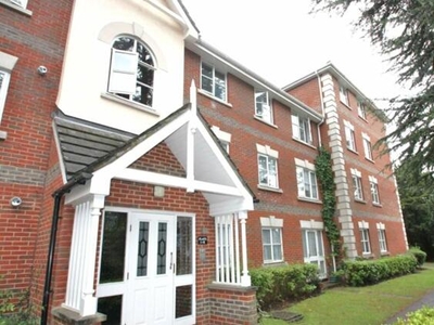 2 Bedroom Apartment For Rent In South Croydon