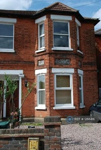 2 Bedroom Shared Living/roommate Guildford Surrey