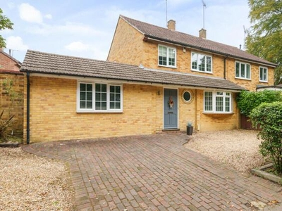 4 Bedroom House Crowthorne Berkshire