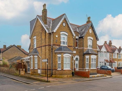 5 Bedroom House Hounslow Greater London