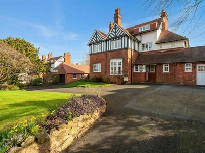 6 Bedroom House Droitwich Worcestershire