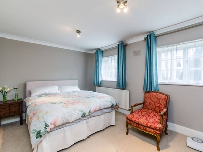 Flat in Parkhill Road, Belsize Park, NW3