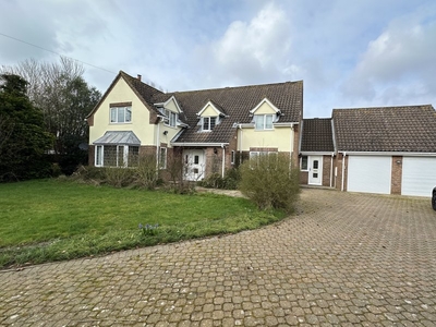 Norwich Road, Ludham, GREAT YARMOUTH - 4 bedroom detached house