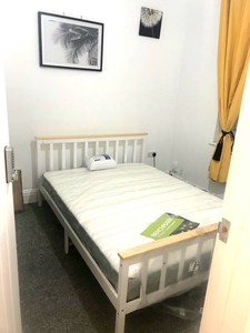 Room in a Shared House, Brompton Road, BD4