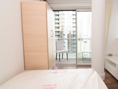 Rooms in 5-Bedroom Apartment in Canary Wharf