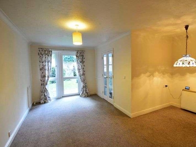 1 bed flat for sale in Potters Court,
EN6, Potters Bar