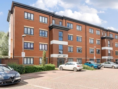 2 Bed Flat/Apartment For Sale in High Wycombe, Buckinghamshire, HP12 - 5111878