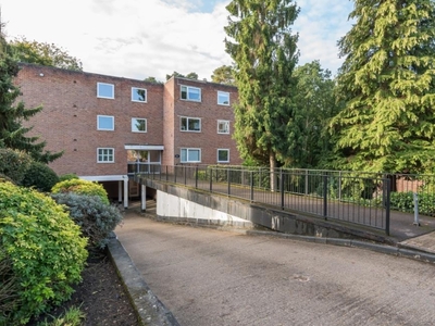 2 Bed Flat/Apartment For Sale in Sunninghill, Berkshire, SL5 - 5199167