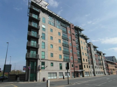 2 bedroom apartment for rent in City Point 2, Chapel Street, Salford, M3