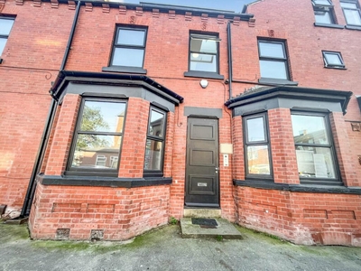 2 bedroom flat for rent in Brett Street, Manchester, M22