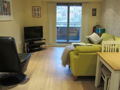 2 bedroom flat for rent in Castlegate, 2 Chester Road, Manchester, M15 4QG, M15