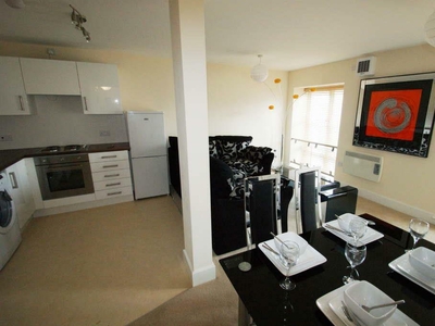 2 bedroom flat for rent in Stanningley Road, LS12