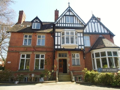 2 bedroom flat for rent in West Didsbury, Manchester, M20