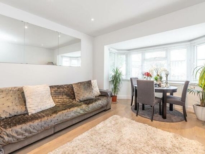 2 Bedroom Flat For Sale In Temple Fortune, London