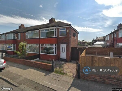 2 bedroom semi-detached house for rent in Cypress Road, Droylsden, Manchester, M43