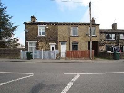 2 bedroom terraced house for rent in Beacon Road, Bradford, BD6