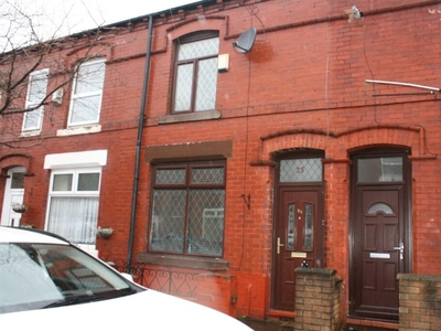 2 bedroom terraced house for rent in Leng Road, Newton Heath, M40
