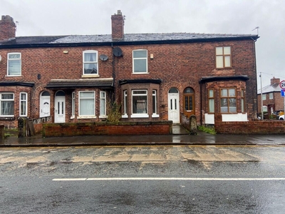 2 bedroom terraced house for rent in Liverpool Road, Manchester, Greater Manchester, M30