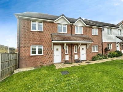 3 bedroom end of terrace house for rent in Cuthbert Close Maidstone ME15