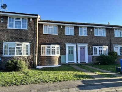 3 Bedroom House Slough Windsor And Maidenhead