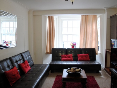 3 bedroom luxury Apartment for sale in W2 2QG, London, Greater London, England