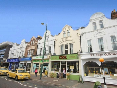 3 bedroom maisonette for rent in Poole Road, Bournemouth, BH4