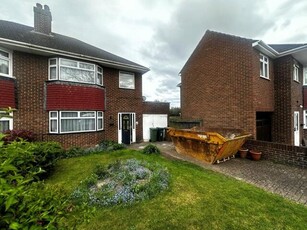 3 Bedroom Semi-detached House For Rent In Ashford, Surrey