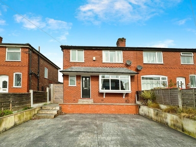 3 bedroom semi-detached house for rent in Sunningdale Drive, Salford, Greater Manchester, M6
