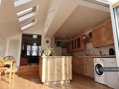 3 bedroom terraced house for rent in Brighton, Brighton, BN2
