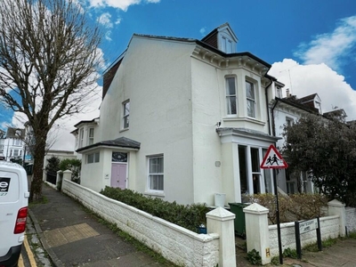 4 bedroom end of terrace house for rent in Shaftesbury Road, BN1