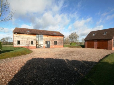 Barn conversion to rent in Ombersley Road, Hawford, Worcester WR3