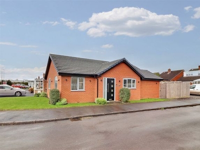 Bungalow for sale in Glenmore Avenue, Burntwood WS7