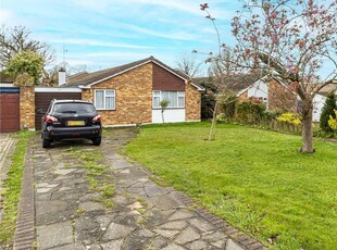 Bungalow for sale in The Meads, Bricket Wood, St. Albans, Hertfordshire AL2
