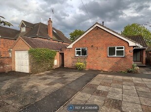 Bungalow to rent in Claremont Road, Marlow SL7