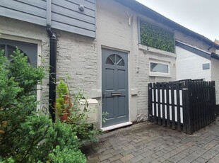 Cottage to rent in Shropshire Street, Market Drayton TF9