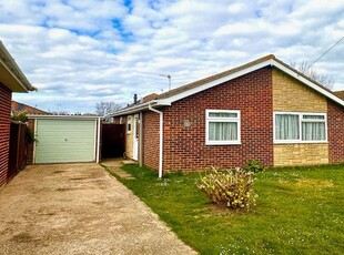 Detached bungalow to rent in 31 Denny's Close, Selsey, Chichester, West Sussex PO20