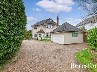 Detached house for sale in Crescent Drive, Shenfield CM15