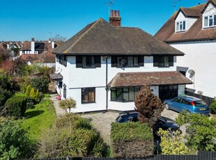 Detached house to rent in Chalkwell Avenue, Westcliff-On-Sea SS0