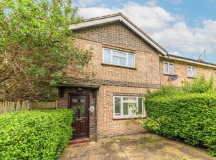 Detached house to rent in Kings Farm Avenue, Richmond TW10